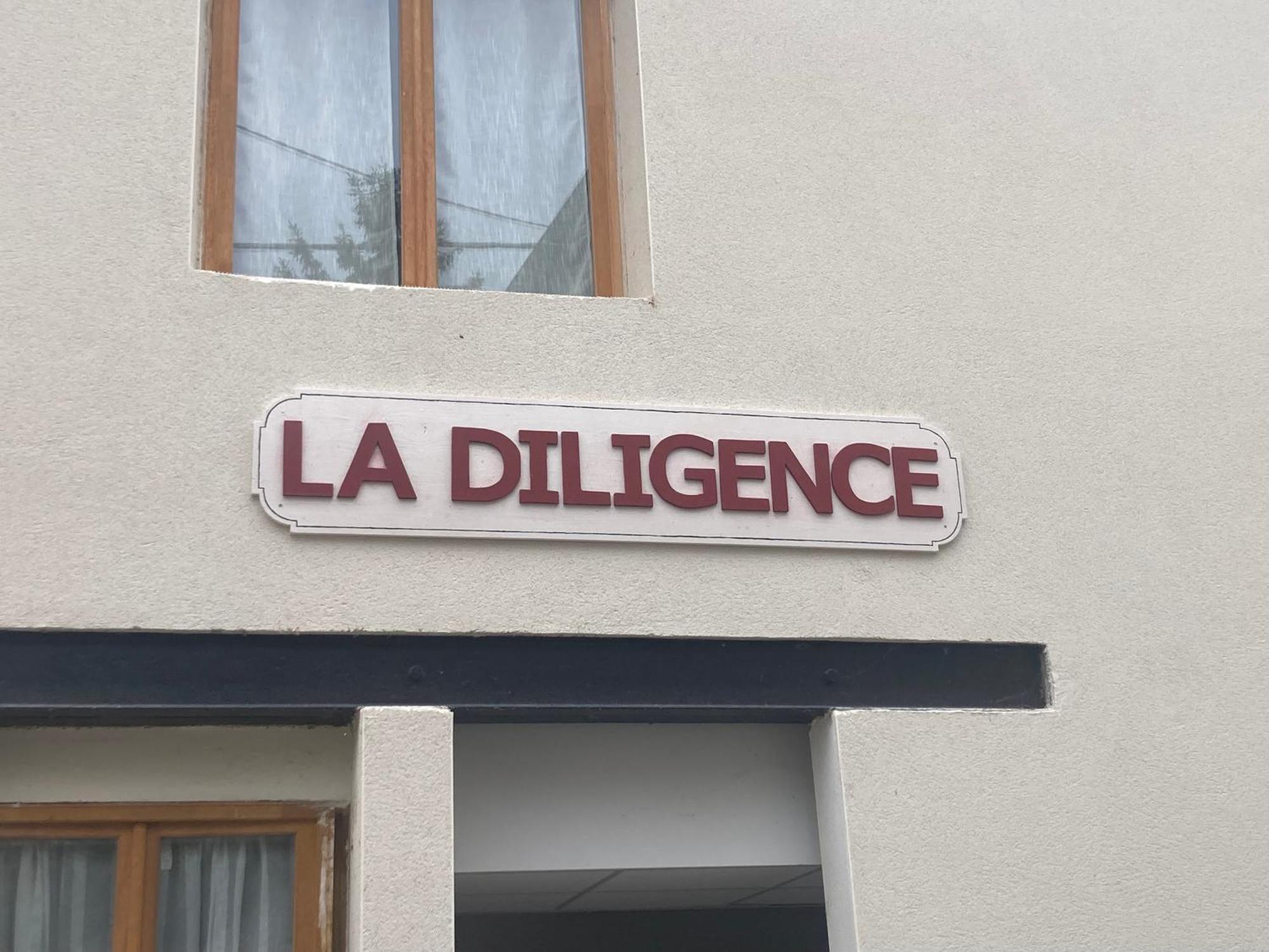 Le Carrosse, La Diligence, Centre Saint Jean De Losne Tarif 2Pers 1 Chambre, Tarif 4 Pers 2 Chambres Buitenkant foto